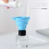 ⁦Car Auto Engine Funnel Gasoline Oil Fuel Petrol Diesel Liquid Washer Fluid Change Fill Transfer Universal Collapsible Silicone⁩ - الصورة ⁦4⁩